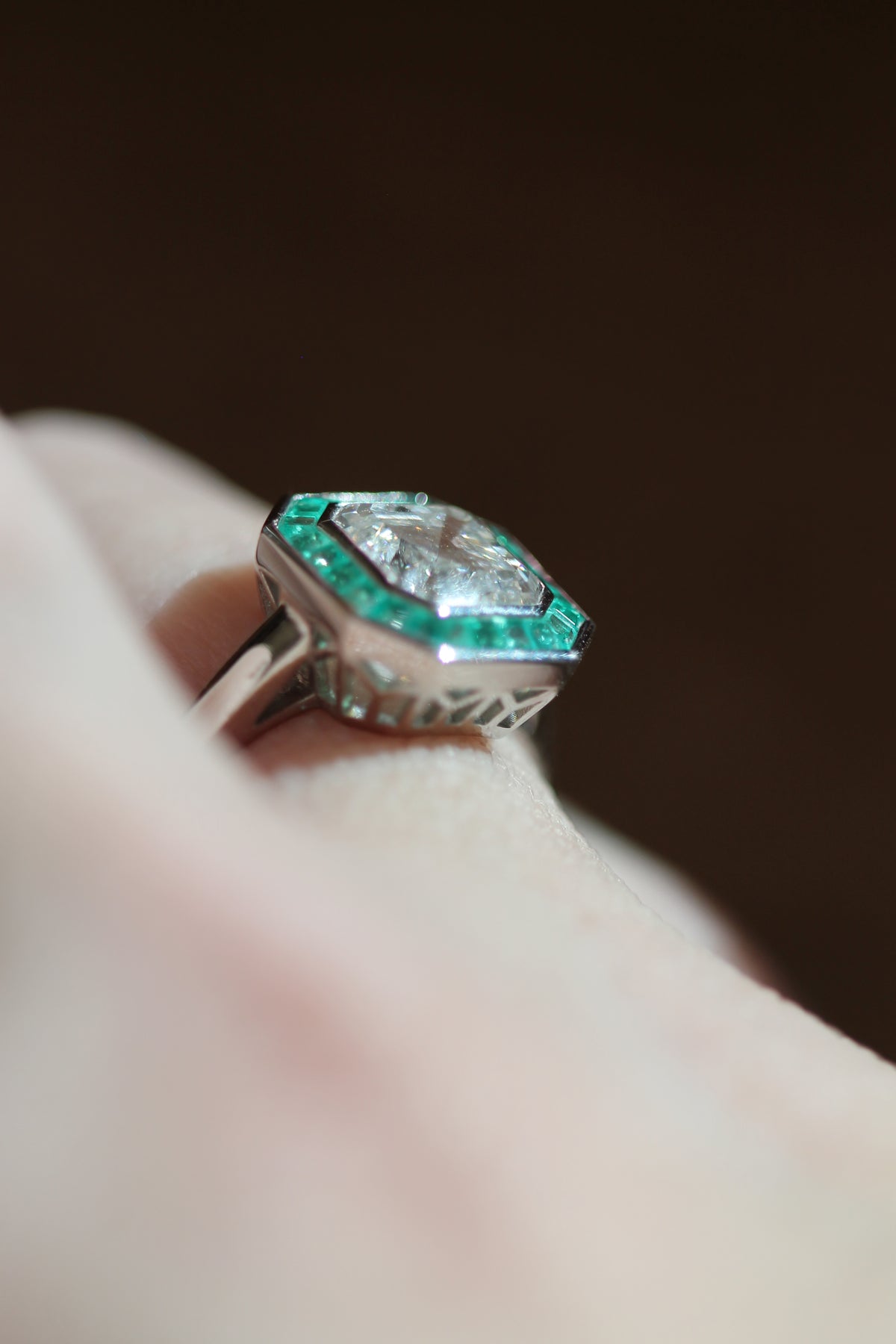 Art Deco Emerald Halo Ring | 2.5ct Asscher