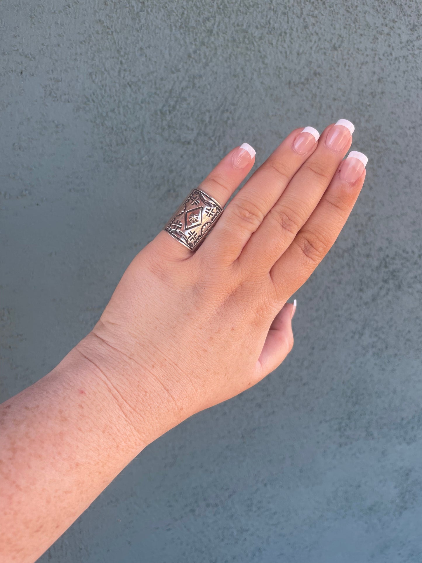 Beautiful Navajo Sterling Ring Size 6 Signed