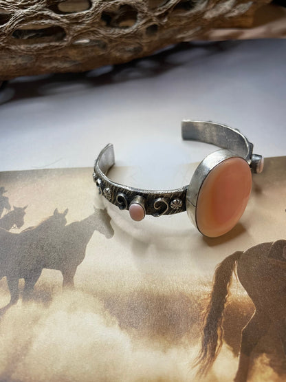 Navajo Pink Conch & Sterling Silver Tufa Cast Cuff Bracelet Signed